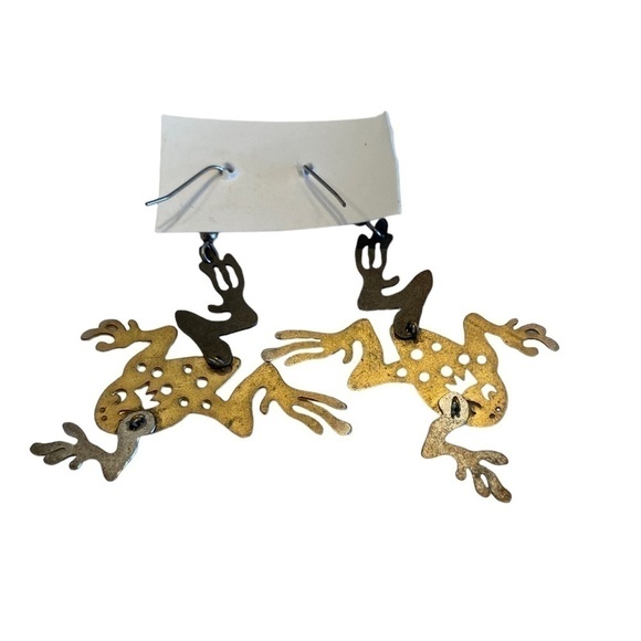 Frog Dangle Earrings Beautifully made with hinged joints. For pierced ears - Picture 5 of 7